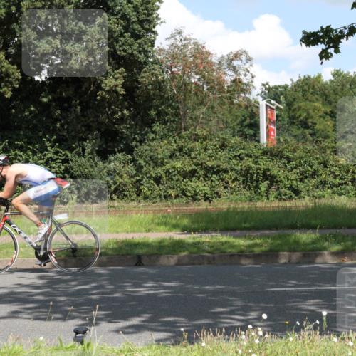 10.08.2025 - GEWOBA Citytriathlon Bremen Yannick Fuchs http://msf.ph/oto/8569063 10.08.2025 13:07:32 Radfahren 648, 656, 873, 950, 959 meine-sportfotos.de