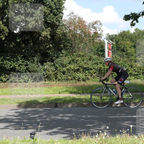 10.08.2025 - GEWOBA Citytriathlon Bremen Yannick Fuchs http://msf.ph/oto/8569065 10.08.2025 13:07:34 Radfahren 648, 656, 873, 950, 959 meine-sportfotos.de