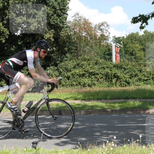 10.08.2025 - GEWOBA Citytriathlon Bremen Yannick Fuchs http://msf.ph/oto/8569067 10.08.2025 13:07:36 Radfahren 648, 873, 950, 959 meine-sportfotos.de
