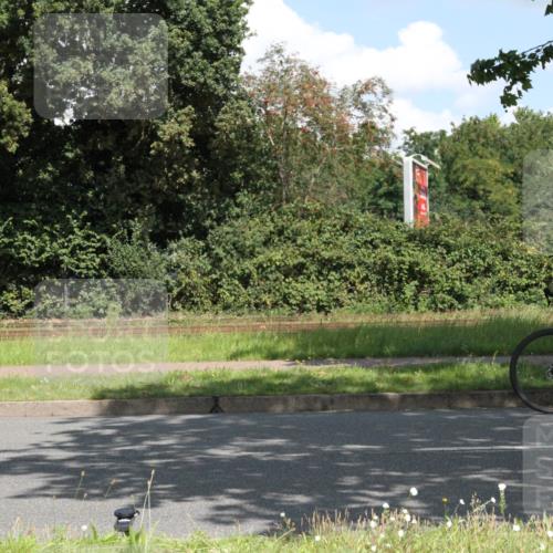 10.08.2025 - GEWOBA Citytriathlon Bremen Yannick Fuchs http://msf.ph/oto/8569068 10.08.2025 13:07:37 Radfahren 648, 873, 950, 959 meine-sportfotos.de