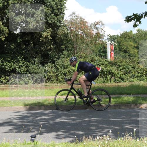 10.08.2025 - GEWOBA Citytriathlon Bremen Yannick Fuchs http://msf.ph/oto/8569069 10.08.2025 13:07:37 Radfahren 648, 873, 950, 959 meine-sportfotos.de