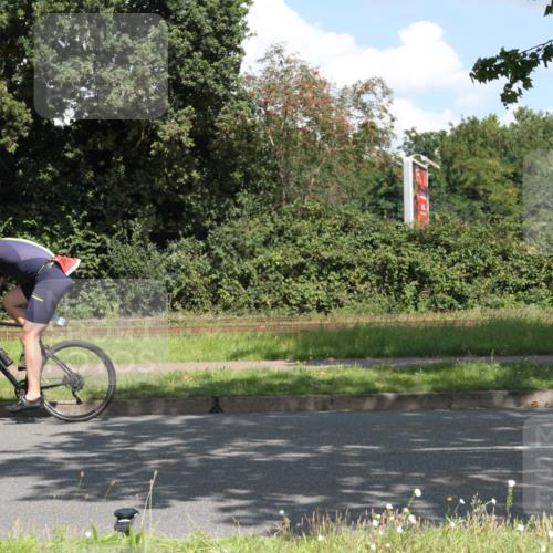 10.08.2025 - GEWOBA Citytriathlon Bremen Yannick Fuchs http://msf.ph/oto/8569070 10.08.2025 13:07:37 Radfahren 648, 873, 950, 959 meine-sportfotos.de