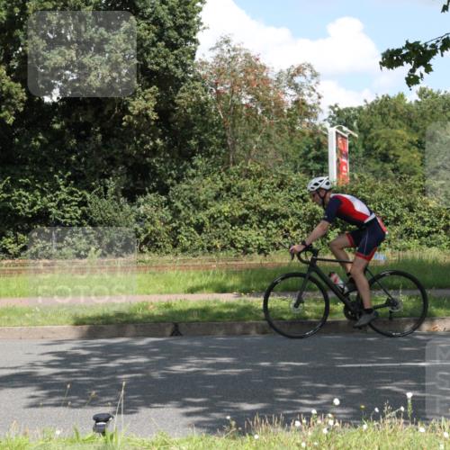 10.08.2025 - GEWOBA Citytriathlon Bremen Yannick Fuchs http://msf.ph/oto/8569074 10.08.2025 13:07:39 Radfahren 648, 873, 941, 950, 959 meine-sportfotos.de