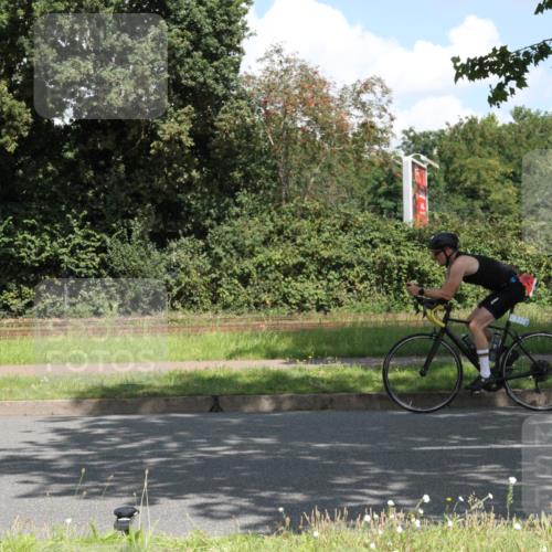 10.08.2025 - GEWOBA Citytriathlon Bremen Yannick Fuchs http://msf.ph/oto/8569105 10.08.2025 13:08:15 Radfahren 626, 643, 666, 687, 792, 836, 838, 852, 980 meine-sportfotos.de