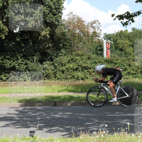 10.08.2025 - GEWOBA Citytriathlon Bremen Yannick Fuchs http://msf.ph/oto/8569107 10.08.2025 13:08:20 Radfahren 626, 666, 687, 792, 836, 838, 855, 980 meine-sportfotos.de