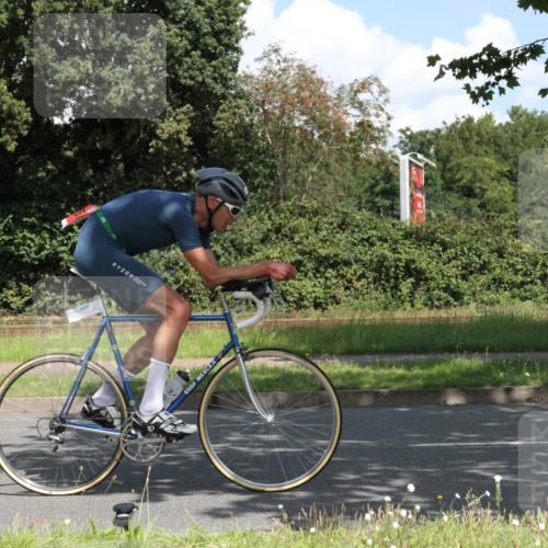 10.08.2025 - GEWOBA Citytriathlon Bremen Yannick Fuchs http://msf.ph/oto/8569113 10.08.2025 13:08:30 Radfahren 551, 552, 692, 702, 768, 824, 836, 855, 859, 968, 980 meine-sportfotos.de