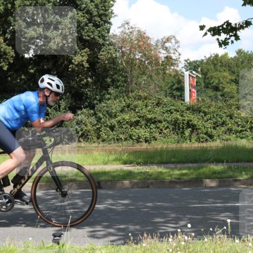 10.08.2025 - GEWOBA Citytriathlon Bremen Yannick Fuchs http://msf.ph/oto/8569117 10.08.2025 13:08:33 Radfahren 551, 552, 692, 702, 768, 824, 836, 855, 859, 968, 980 meine-sportfotos.de