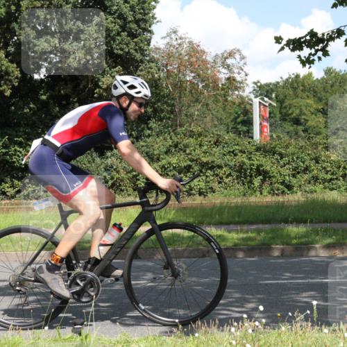 10.08.2025 - GEWOBA Citytriathlon Bremen Yannick Fuchs http://msf.ph/oto/8569123 10.08.2025 13:08:38 Radfahren 551, 552, 692, 702, 768, 824, 836, 855, 859, 912, 968, 980, 1016 meine-sportfotos.de