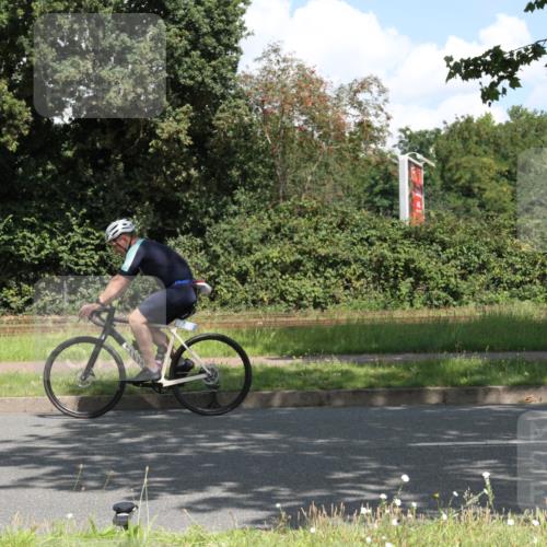 10.08.2025 - GEWOBA Citytriathlon Bremen Yannick Fuchs http://msf.ph/oto/8569130 10.08.2025 13:08:42 Radfahren 551, 552, 692, 702, 768, 824, 855, 859, 912, 968, 1016 meine-sportfotos.de
