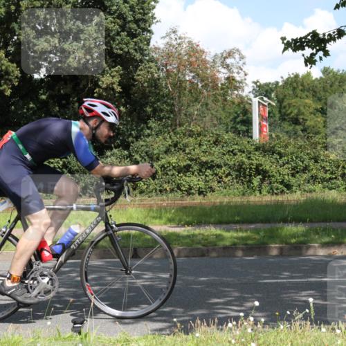 10.08.2025 - GEWOBA Citytriathlon Bremen Yannick Fuchs http://msf.ph/oto/8569131 10.08.2025 13:08:42 Radfahren 551, 552, 692, 702, 768, 824, 855, 859, 912, 968, 1016 meine-sportfotos.de
