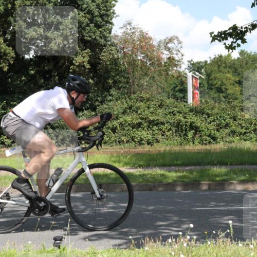 10.08.2025 - GEWOBA Citytriathlon Bremen Yannick Fuchs http://msf.ph/oto/8569133 10.08.2025 13:08:46 Radfahren 551, 552, 692, 702, 768, 824, 859, 912, 968, 1016 meine-sportfotos.de