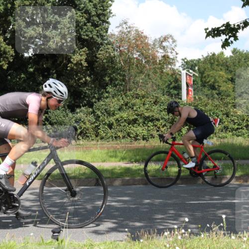 10.08.2025 - GEWOBA Citytriathlon Bremen Yannick Fuchs http://msf.ph/oto/8569135 10.08.2025 13:08:50 Radfahren 551, 692, 824, 912, 968, 1016 meine-sportfotos.de