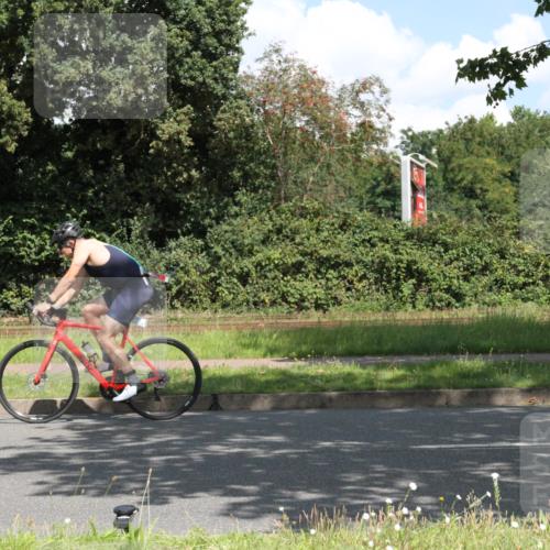 10.08.2025 - GEWOBA Citytriathlon Bremen Yannick Fuchs http://msf.ph/oto/8569136 10.08.2025 13:08:50 Radfahren 551, 692, 824, 912, 968, 1016 meine-sportfotos.de