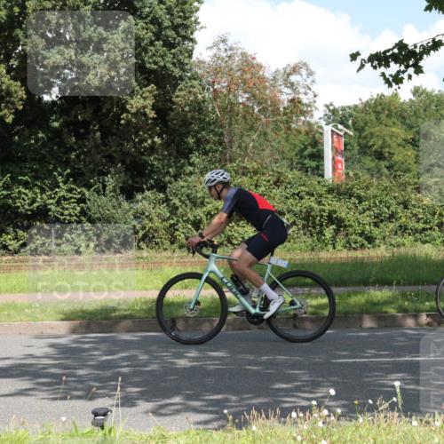 10.08.2025 - GEWOBA Citytriathlon Bremen Yannick Fuchs http://msf.ph/oto/8569144 10.08.2025 13:09:19 Radfahren 735, 973, 977, 1006 meine-sportfotos.de