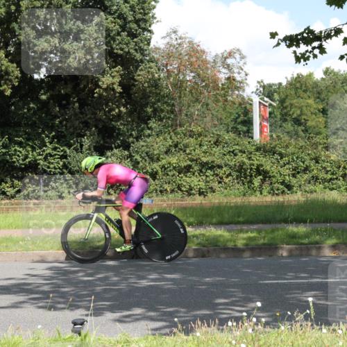 10.08.2025 - GEWOBA Citytriathlon Bremen Yannick Fuchs http://msf.ph/oto/8569151 10.08.2025 13:09:37 Radfahren 681, 770, 942 meine-sportfotos.de