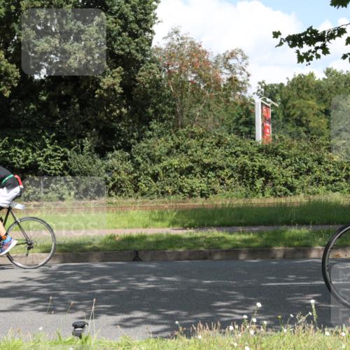 10.08.2025 - GEWOBA Citytriathlon Bremen Yannick Fuchs http://msf.ph/oto/8569154 10.08.2025 13:09:43 Radfahren 681, 770, 942 meine-sportfotos.de