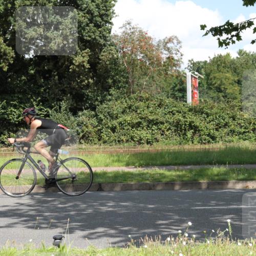10.08.2025 - GEWOBA Citytriathlon Bremen Yannick Fuchs http://msf.ph/oto/8569156 10.08.2025 13:09:46 Radfahren 681, 770, 942 meine-sportfotos.de