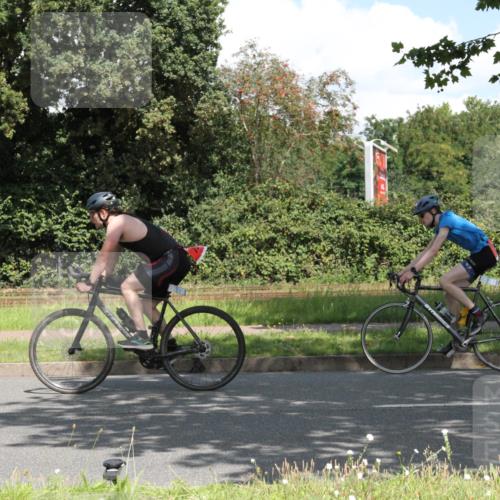 10.08.2025 - GEWOBA Citytriathlon Bremen Yannick Fuchs http://msf.ph/oto/8569160 10.08.2025 13:10:10 Radfahren 642, 763, 776, 919, 922, 947, 1037 meine-sportfotos.de