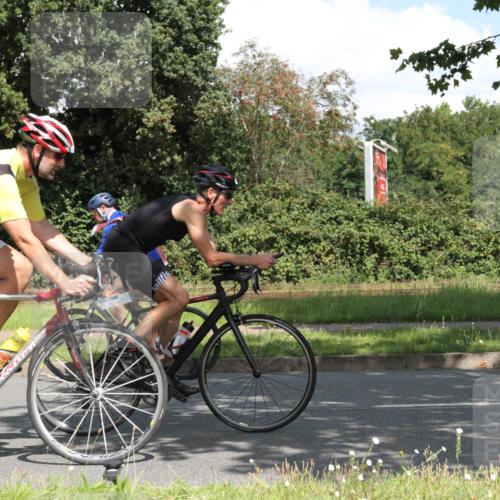 10.08.2025 - GEWOBA Citytriathlon Bremen Yannick Fuchs http://msf.ph/oto/8569169 10.08.2025 13:10:39 Radfahren 722, 752, 833, 834, 858, 872, 891, 935, 956, 1031 meine-sportfotos.de
