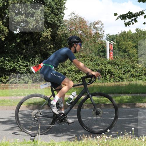 10.08.2025 - GEWOBA Citytriathlon Bremen Yannick Fuchs http://msf.ph/oto/8569172 10.08.2025 13:10:51 Radfahren 722, 834, 858, 872, 891, 935, 1031 meine-sportfotos.de