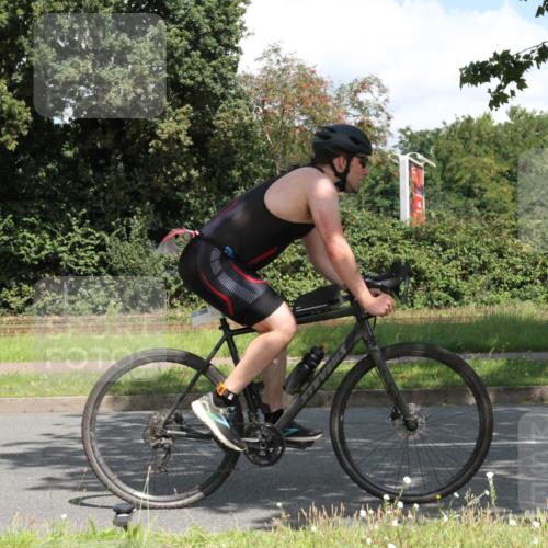 10.08.2025 - GEWOBA Citytriathlon Bremen Yannick Fuchs http://msf.ph/oto/8569174 10.08.2025 13:11:08 Radfahren 593, 738, 759 meine-sportfotos.de