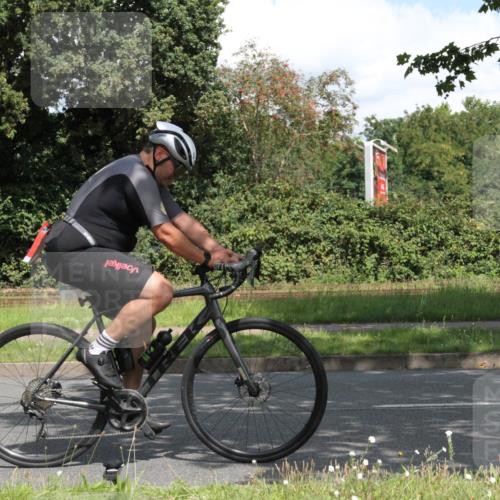 10.08.2025 - GEWOBA Citytriathlon Bremen Yannick Fuchs http://msf.ph/oto/8569188 10.08.2025 13:11:28 Radfahren 604, 664, 667, 686, 688, 708, 894, 915 meine-sportfotos.de