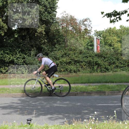 10.08.2025 - GEWOBA Citytriathlon Bremen Yannick Fuchs http://msf.ph/oto/8569196 10.08.2025 13:11:34 Radfahren 604, 664, 667, 686, 688, 708, 894, 915, 933, 937 meine-sportfotos.de