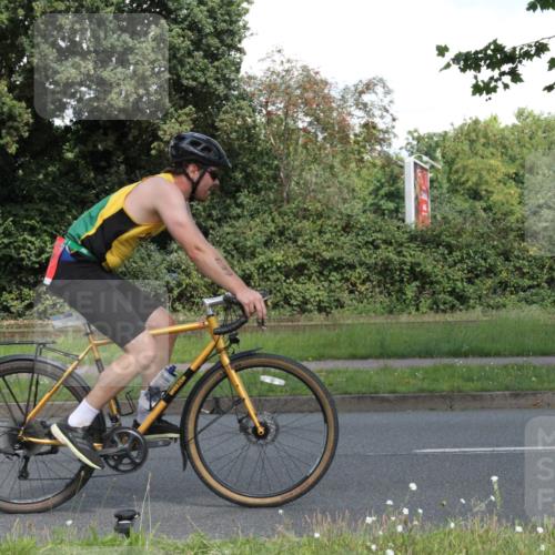 10.08.2025 - GEWOBA Citytriathlon Bremen Yannick Fuchs http://msf.ph/oto/8569199 10.08.2025 13:11:40 Radfahren 604, 635, 667, 688, 894, 915, 933, 937, 966, 1017, 1032 meine-sportfotos.de