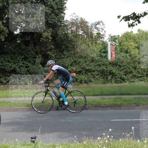 10.08.2025 - GEWOBA Citytriathlon Bremen Yannick Fuchs http://msf.ph/oto/8569201 10.08.2025 13:11:43 Radfahren 604, 635, 667, 750, 894, 933, 937, 966, 1017, 1032 meine-sportfotos.de