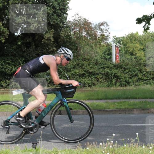 10.08.2025 - GEWOBA Citytriathlon Bremen Yannick Fuchs http://msf.ph/oto/8569207 10.08.2025 13:11:48 Radfahren 635, 667, 750, 894, 933, 937, 966, 1017, 1032 meine-sportfotos.de