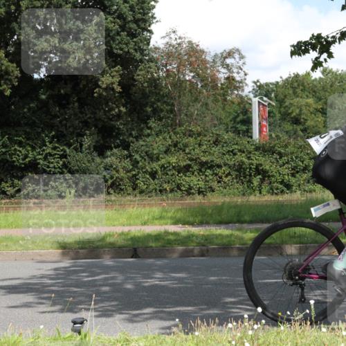 10.08.2025 - GEWOBA Citytriathlon Bremen Yannick Fuchs http://msf.ph/oto/8569210 10.08.2025 13:11:51 Radfahren 635, 667, 750, 894, 933, 937, 966, 1017, 1032 meine-sportfotos.de
