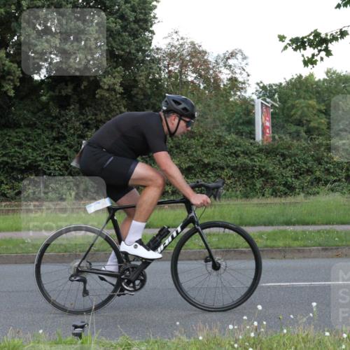10.08.2025 - GEWOBA Citytriathlon Bremen Yannick Fuchs http://msf.ph/oto/8569226 10.08.2025 13:12:36 Radfahren 575, 789, 895, 902, 924, 1028, 1035 meine-sportfotos.de