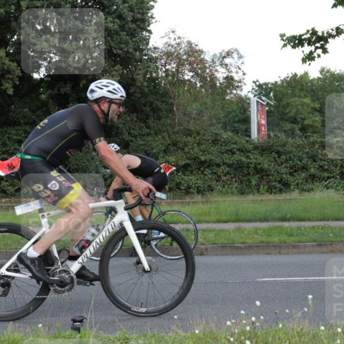 10.08.2025 - GEWOBA Citytriathlon Bremen Yannick Fuchs http://msf.ph/oto/8569229 10.08.2025 13:12:41 Radfahren 575, 582, 789, 895, 902, 924, 1028, 1035 meine-sportfotos.de