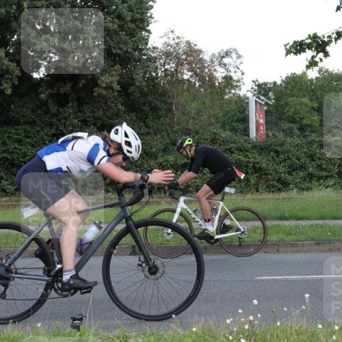 10.08.2025 - GEWOBA Citytriathlon Bremen Yannick Fuchs http://msf.ph/oto/8569231 10.08.2025 13:12:44 Radfahren 575, 582, 789, 895, 902, 924, 1028, 1035 meine-sportfotos.de