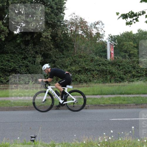 10.08.2025 - GEWOBA Citytriathlon Bremen Yannick Fuchs http://msf.ph/oto/8569237 10.08.2025 13:12:51 Radfahren 575, 582, 895, 902, 1028, 1035 meine-sportfotos.de