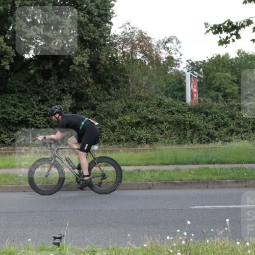 10.08.2025 - GEWOBA Citytriathlon Bremen Yannick Fuchs http://msf.ph/oto/8569243 10.08.2025 13:13:16 Radfahren 1029, 1039 meine-sportfotos.de