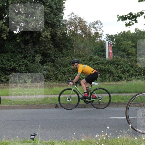 10.08.2025 - GEWOBA Citytriathlon Bremen Yannick Fuchs http://msf.ph/oto/8569246 10.08.2025 13:13:21 Radfahren 905, 1029, 1039 meine-sportfotos.de