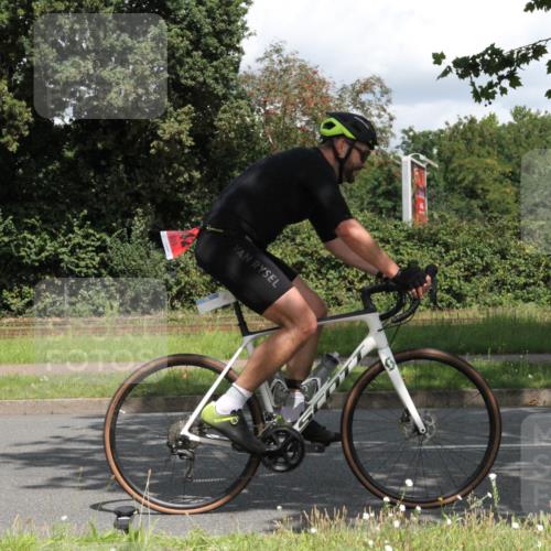10.08.2025 - GEWOBA Citytriathlon Bremen Yannick Fuchs http://msf.ph/oto/8569257 10.08.2025 13:13:42 Radfahren 742, 781, 784, 790, 905, 982, 1015, 1033 meine-sportfotos.de