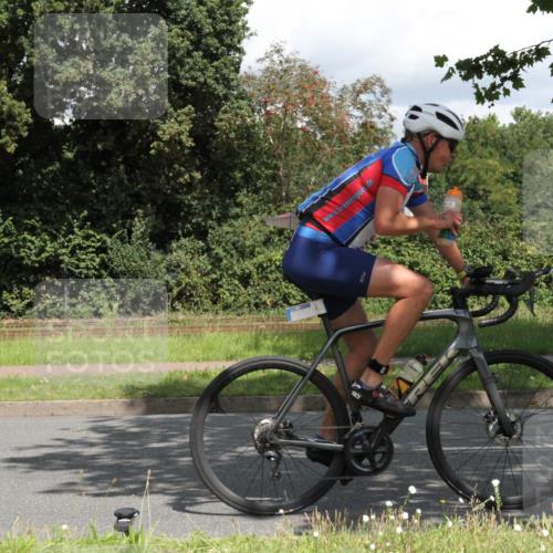10.08.2025 - GEWOBA Citytriathlon Bremen Yannick Fuchs http://msf.ph/oto/8569261 10.08.2025 13:14:04 Radfahren 555, 707, 764, 766, 783, 804, 1019 meine-sportfotos.de