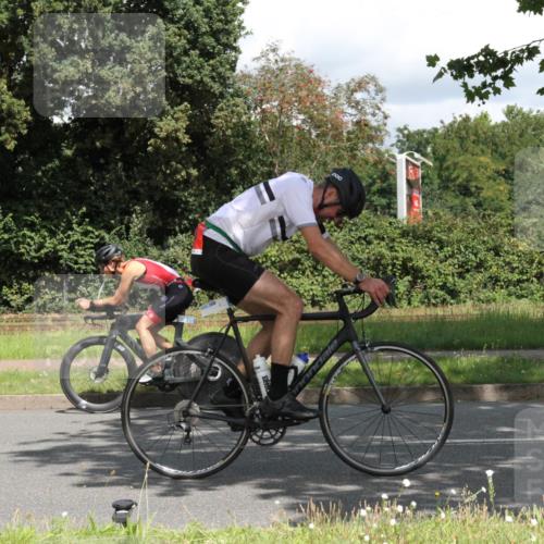 10.08.2025 - GEWOBA Citytriathlon Bremen Yannick Fuchs http://msf.ph/oto/8569262 10.08.2025 13:14:08 Radfahren 555, 707, 764, 766, 783, 804, 1019 meine-sportfotos.de
