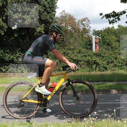 10.08.2025 - GEWOBA Citytriathlon Bremen Yannick Fuchs http://msf.ph/oto/8569263 10.08.2025 13:14:08 Radfahren 555, 707, 764, 766, 783, 804, 1019 meine-sportfotos.de