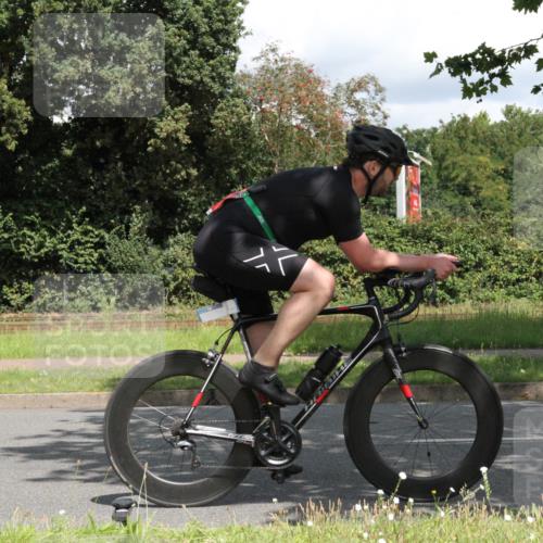 10.08.2025 - GEWOBA Citytriathlon Bremen Yannick Fuchs http://msf.ph/oto/8569264 10.08.2025 13:14:16 Radfahren 555, 707, 764, 766, 783, 1019 meine-sportfotos.de