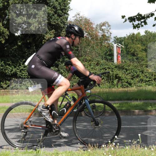 10.08.2025 - GEWOBA Citytriathlon Bremen Yannick Fuchs http://msf.ph/oto/8569265 10.08.2025 13:14:16 Radfahren 555, 707, 764, 766, 783, 1019 meine-sportfotos.de