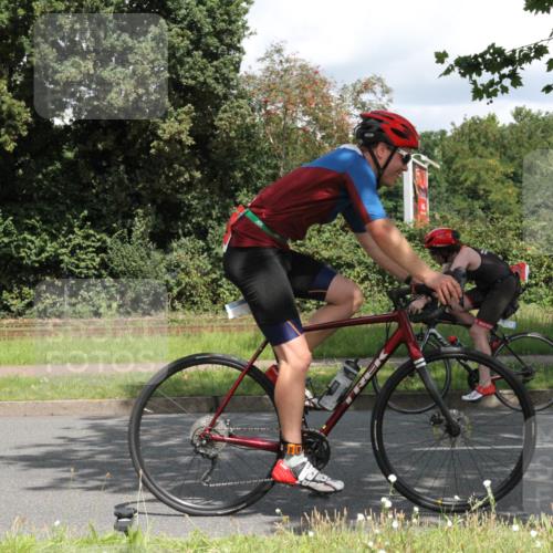 10.08.2025 - GEWOBA Citytriathlon Bremen Yannick Fuchs http://msf.ph/oto/8569270 10.08.2025 13:14:44 Radfahren 772, 877 meine-sportfotos.de