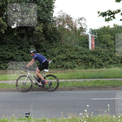 10.08.2025 - GEWOBA Citytriathlon Bremen Yannick Fuchs http://msf.ph/oto/8569276 10.08.2025 13:15:00 Radfahren 826, 913 meine-sportfotos.de