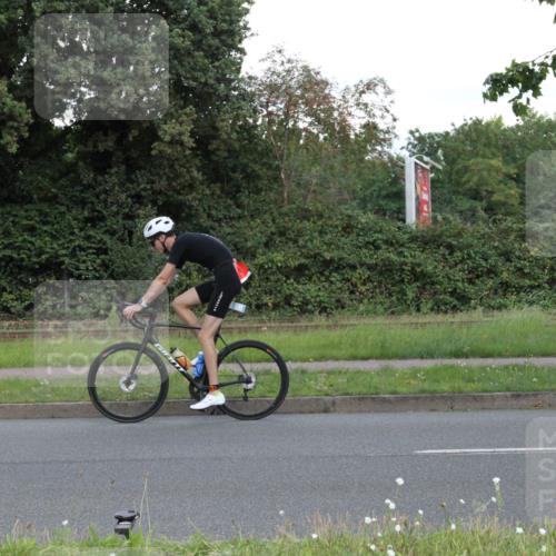 10.08.2025 - GEWOBA Citytriathlon Bremen Yannick Fuchs http://msf.ph/oto/8569278 10.08.2025 13:15:10 Radfahren 736, 765, 826, 913 meine-sportfotos.de
