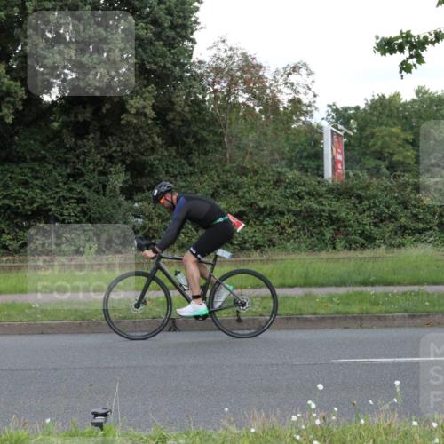10.08.2025 - GEWOBA Citytriathlon Bremen Yannick Fuchs http://msf.ph/oto/8569279 10.08.2025 13:15:12 Radfahren 736, 765, 826, 913, 969 meine-sportfotos.de