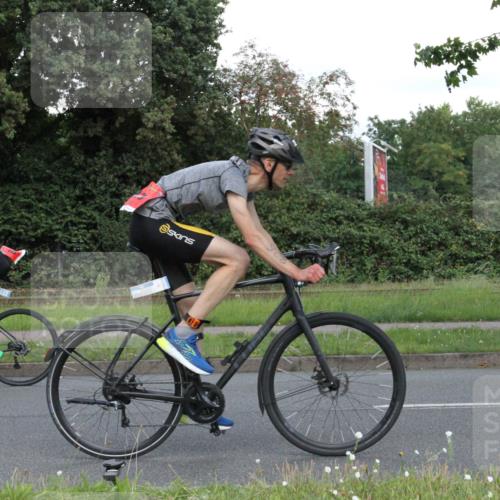 10.08.2025 - GEWOBA Citytriathlon Bremen Yannick Fuchs http://msf.ph/oto/8569280 10.08.2025 13:15:12 Radfahren 736, 765, 826, 913, 969 meine-sportfotos.de