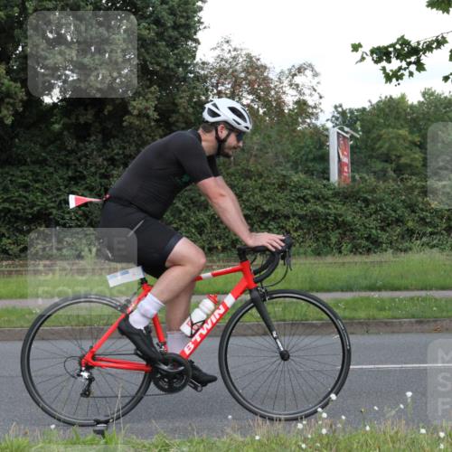 10.08.2025 - GEWOBA Citytriathlon Bremen Yannick Fuchs http://msf.ph/oto/8569284 10.08.2025 13:15:24 Radfahren 736, 749, 758, 765, 940, 969 meine-sportfotos.de
