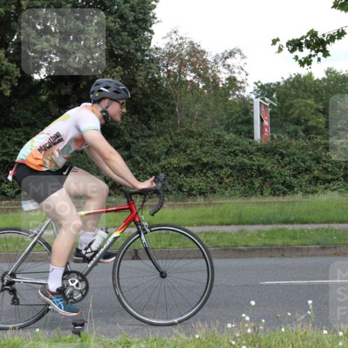 10.08.2025 - GEWOBA Citytriathlon Bremen Yannick Fuchs http://msf.ph/oto/8569294 10.08.2025 13:15:41 Radfahren 636, 749, 758, 843, 940, 1025 meine-sportfotos.de